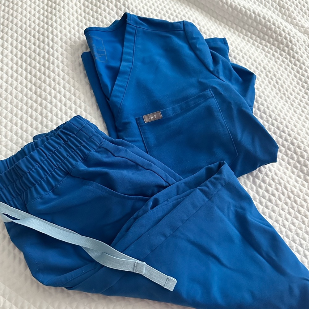 Figs scrubs Catarina one pocket and Zamora high waisted jogger